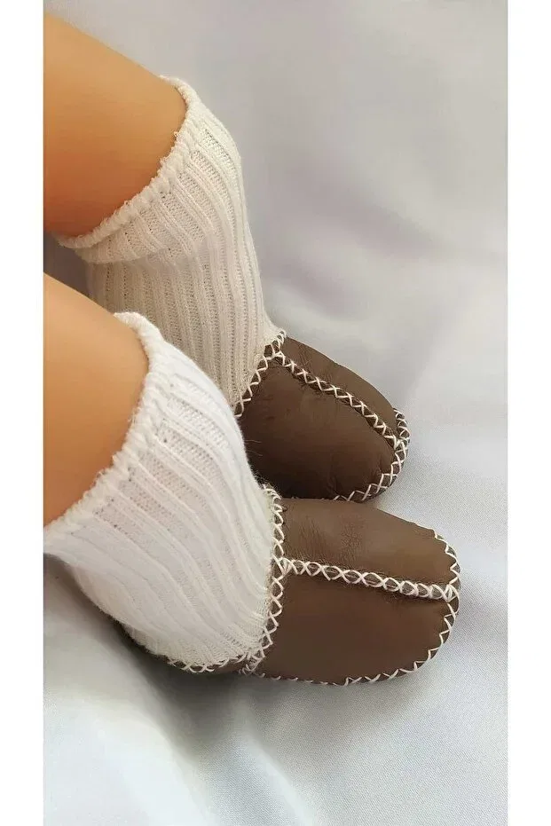 Детские ботинки-тапочки из кожи с органической овчиной Minibiri, Brown