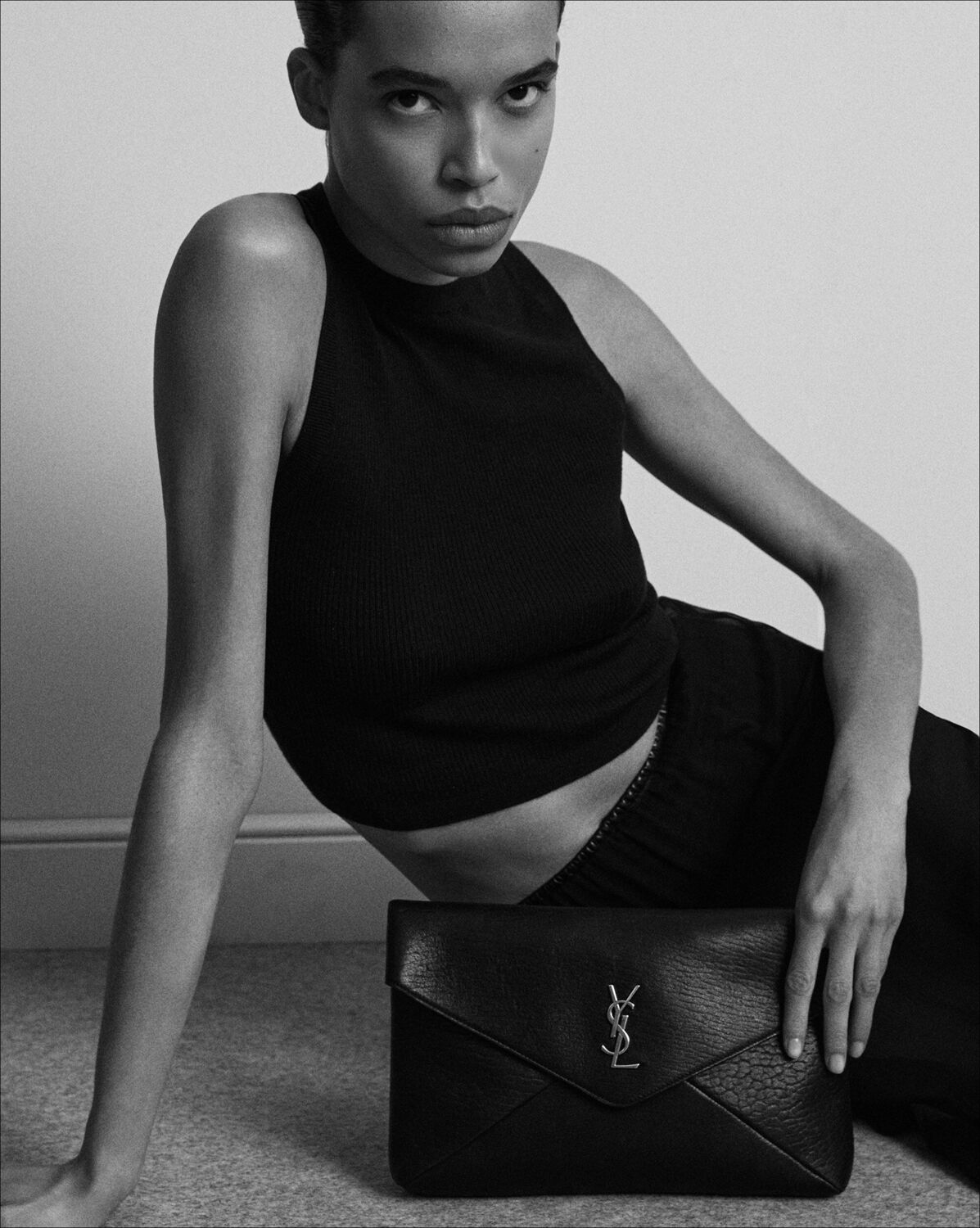 Большая конвертная сумка Saint Laurent, черный — фото 2