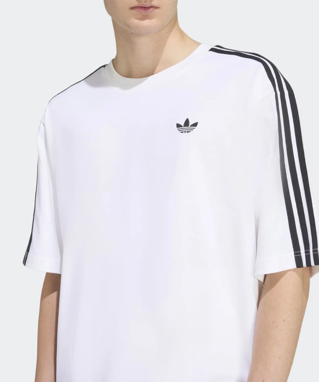 Мужская футболка оверсайз с принтом Adicolor Three Stripes Adidas, Белый — фото 3