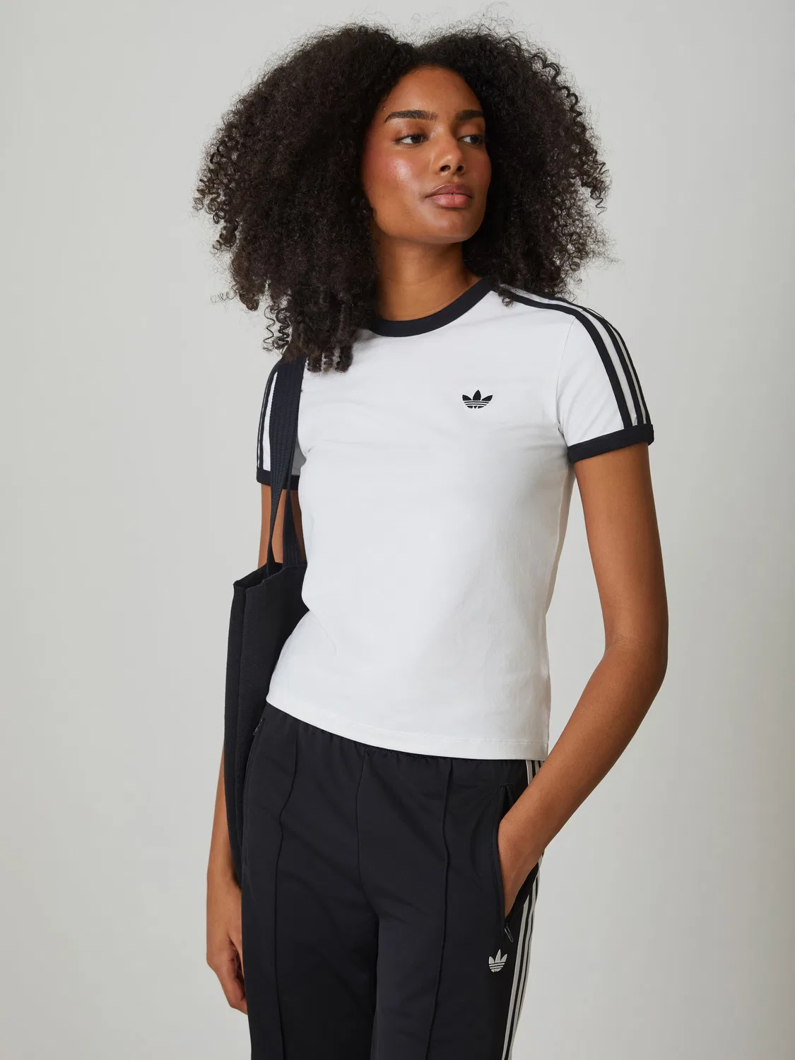 Футболка с 3 полосками adidas Originals, белая