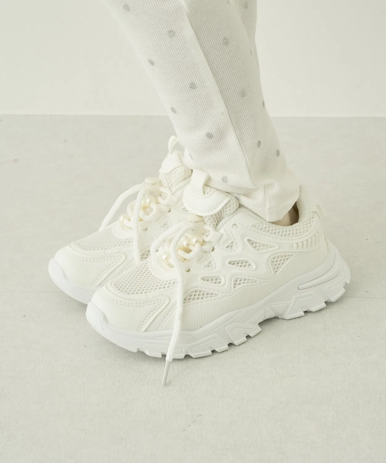 Детские кроссовки для девочек с жемчугом Lycee mine, Off White