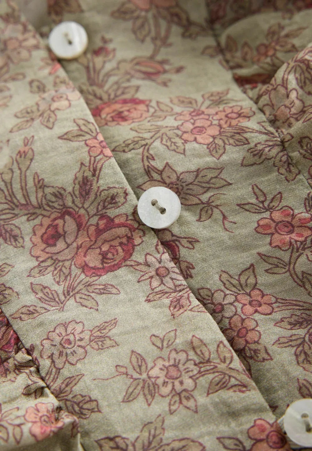 Блузка прямого кроя с длинными рукавами и оборками, на пуговицах Next, Sage Green Floral Print — фото 2