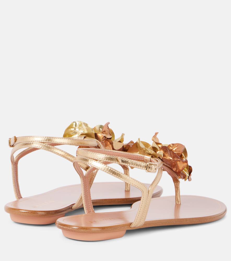 Сандалии из металлизированной кожи с аппликацией Aquazzura, Soft Gold — фото 2