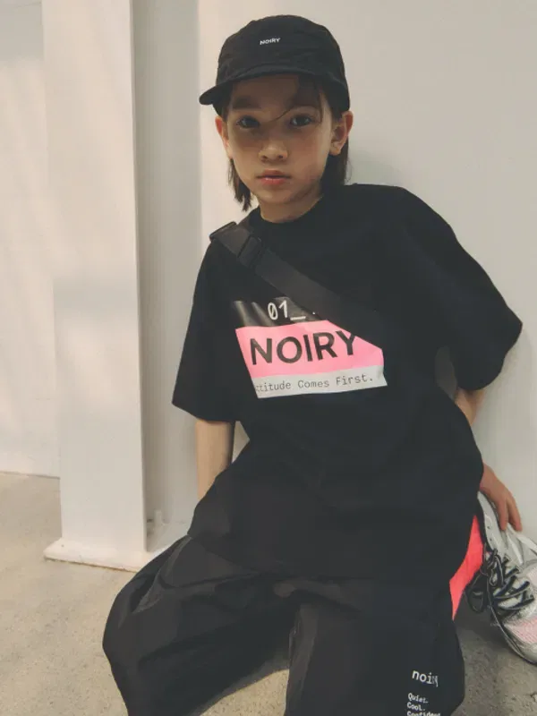 Футболка с принтом Kinder, Noiry, черный — фото 4