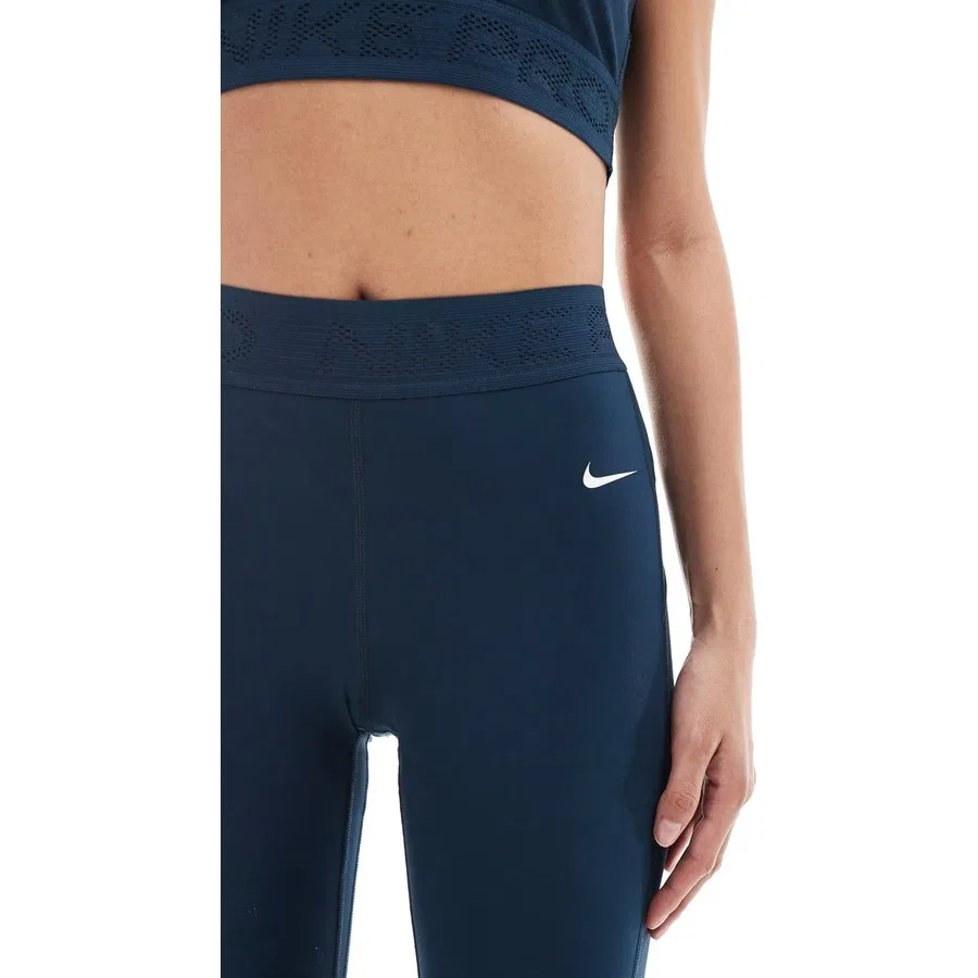 Женские леггинсы для тренировок с сетчатыми вставками Nike Pro Training Mid Rise 7/8 Mesh Panelled Leggings, Темно-синий — фото 4