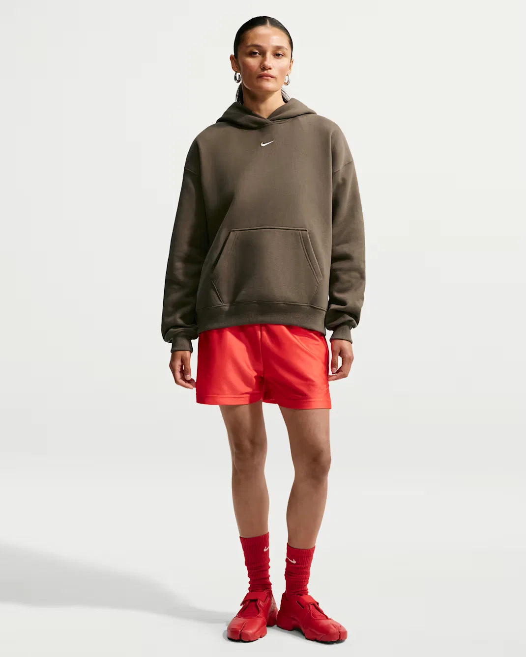 Женская толстовка с капюшоном оверсайз Nike Studio Fleece Medium Weight, Dark Hazel/Sail — фото 4