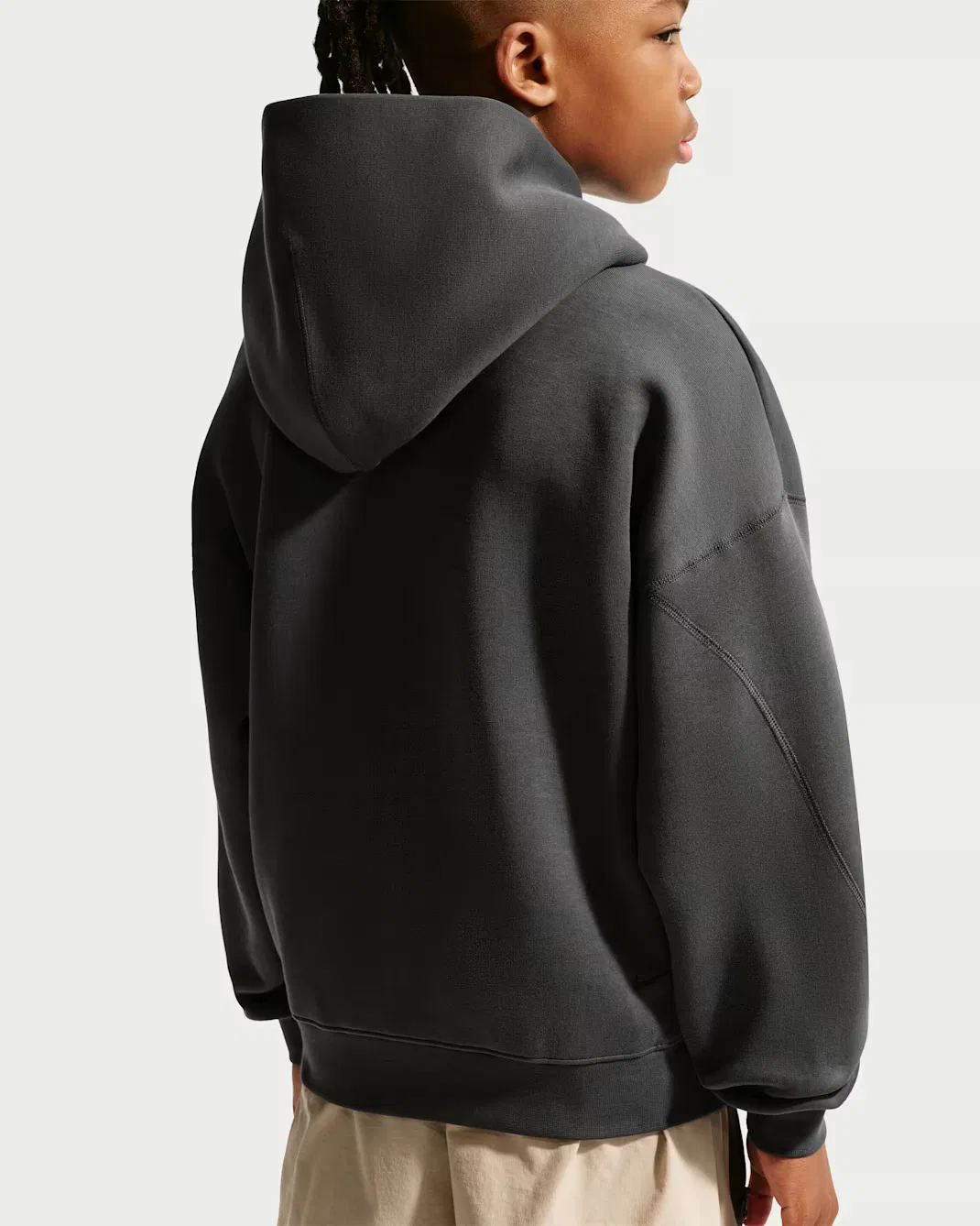 Толстовка с капюшоном большого размера для мальчиков (подростков) Nike Sportswear Tech Fleece, Anthracite/Black — фото 2