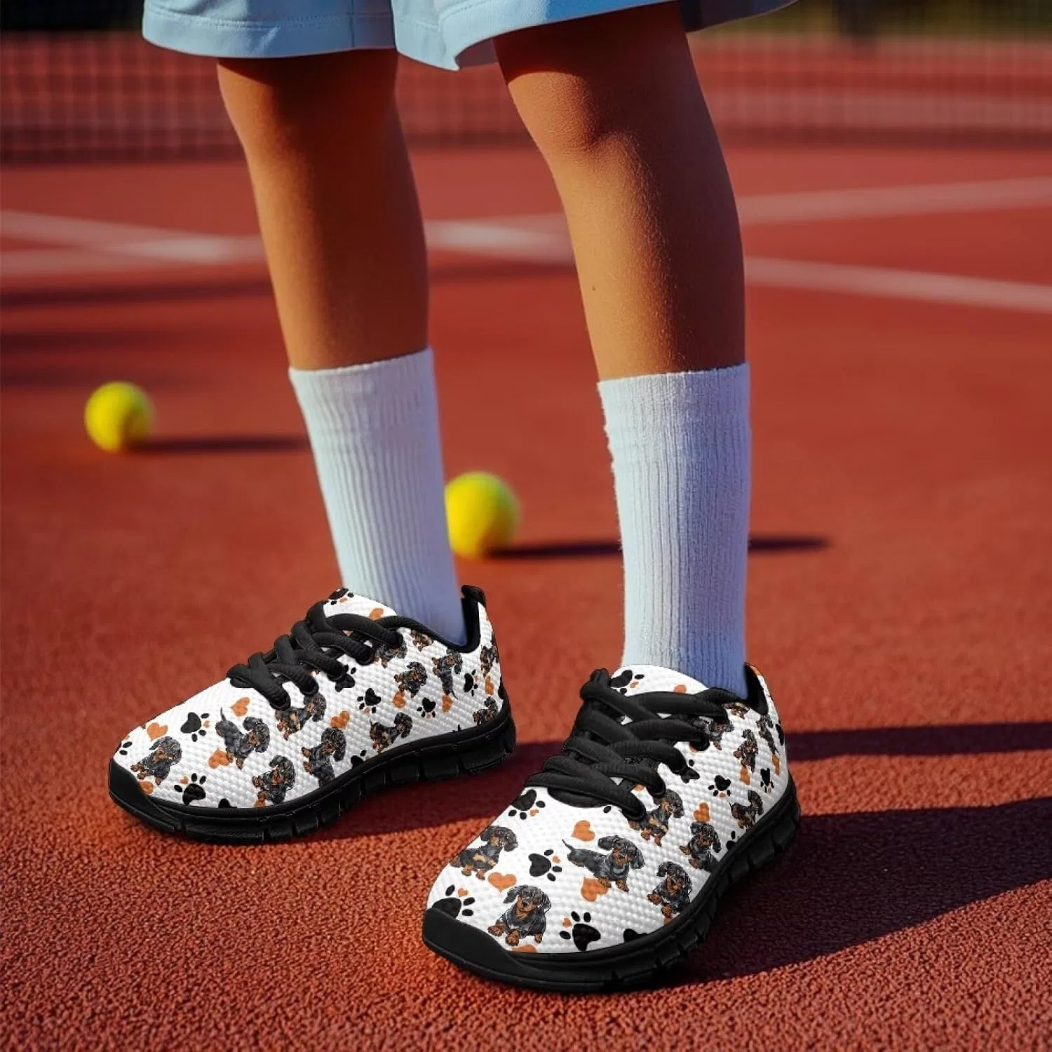 Детские кроссовки для бега с принтом Kids Running Shoe NETILGEN, Cute Dachshund Dog — фото 2