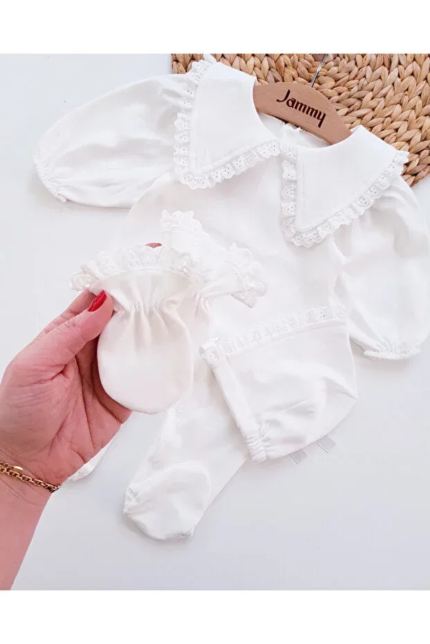Детский комбинезон для новорожденных с кружевом Triangle Collar Scallop Lace Jammybaby, White — фото 4