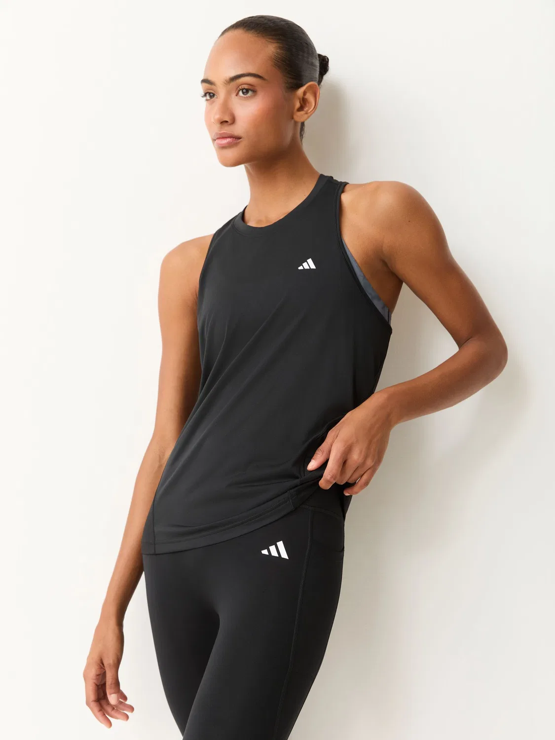 Топ тренировочный, облегающий adidas, черный