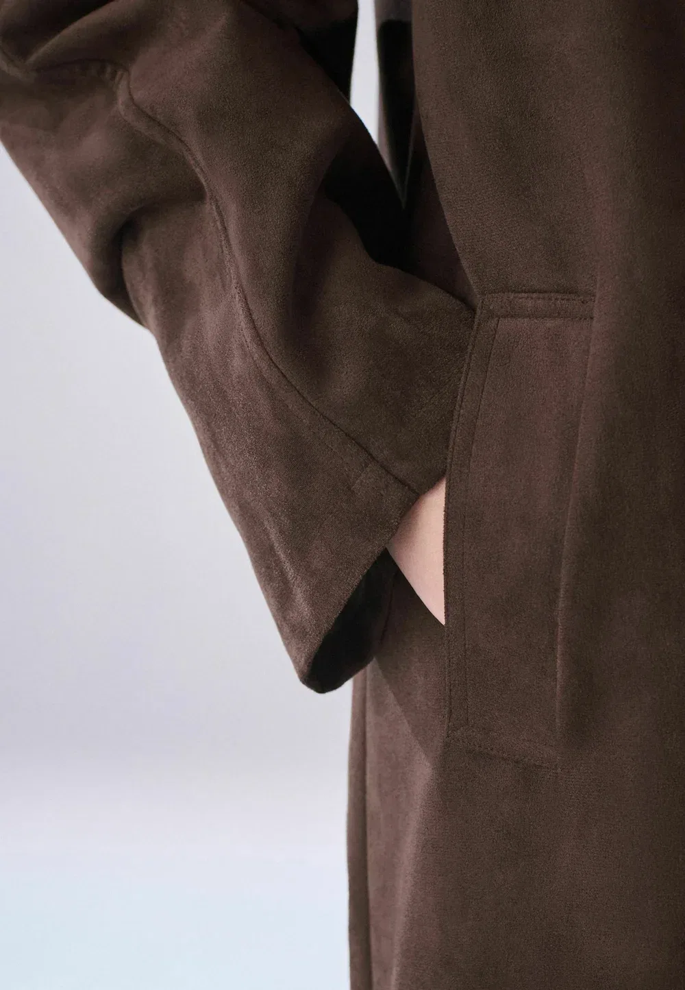 Тренч из искусственной замши - классическое пальто Next, Chocolate Brown — фото 2