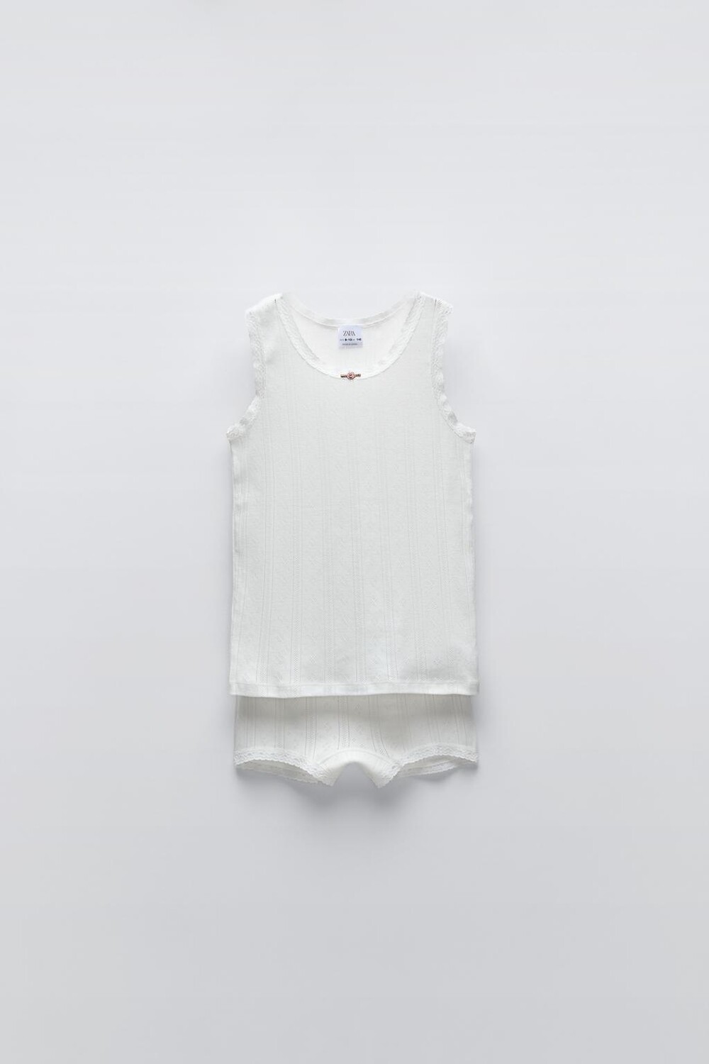 

Комплект из футболки и брюк ZARA, экрю