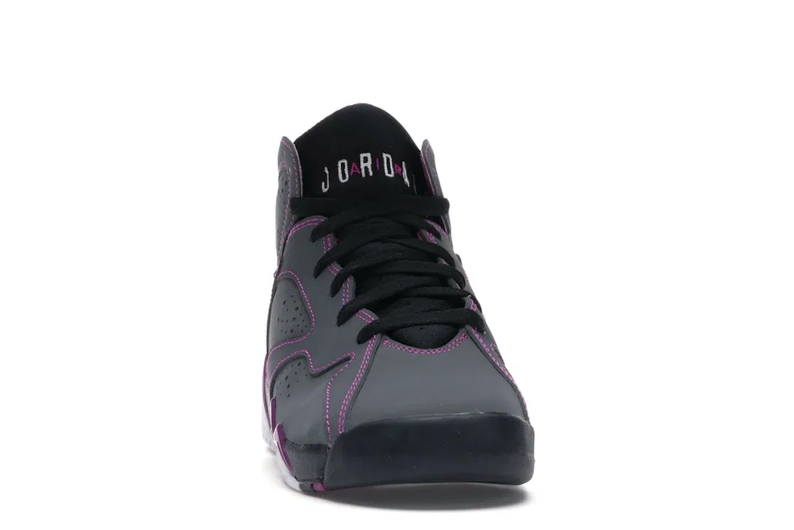 Детские кроссовки Lifestyle Jordan 7 Retro, Dark Grey/White-Black-Fuchsia Flash — фото 2
