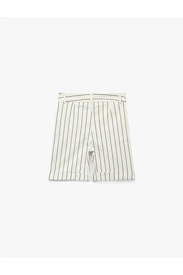 Детские шорты для мальчиков из габардина с полоской Cotton pocketed elasticated waist adjustable gabardine striped shorts Koton, Ecru Striped — фото 2