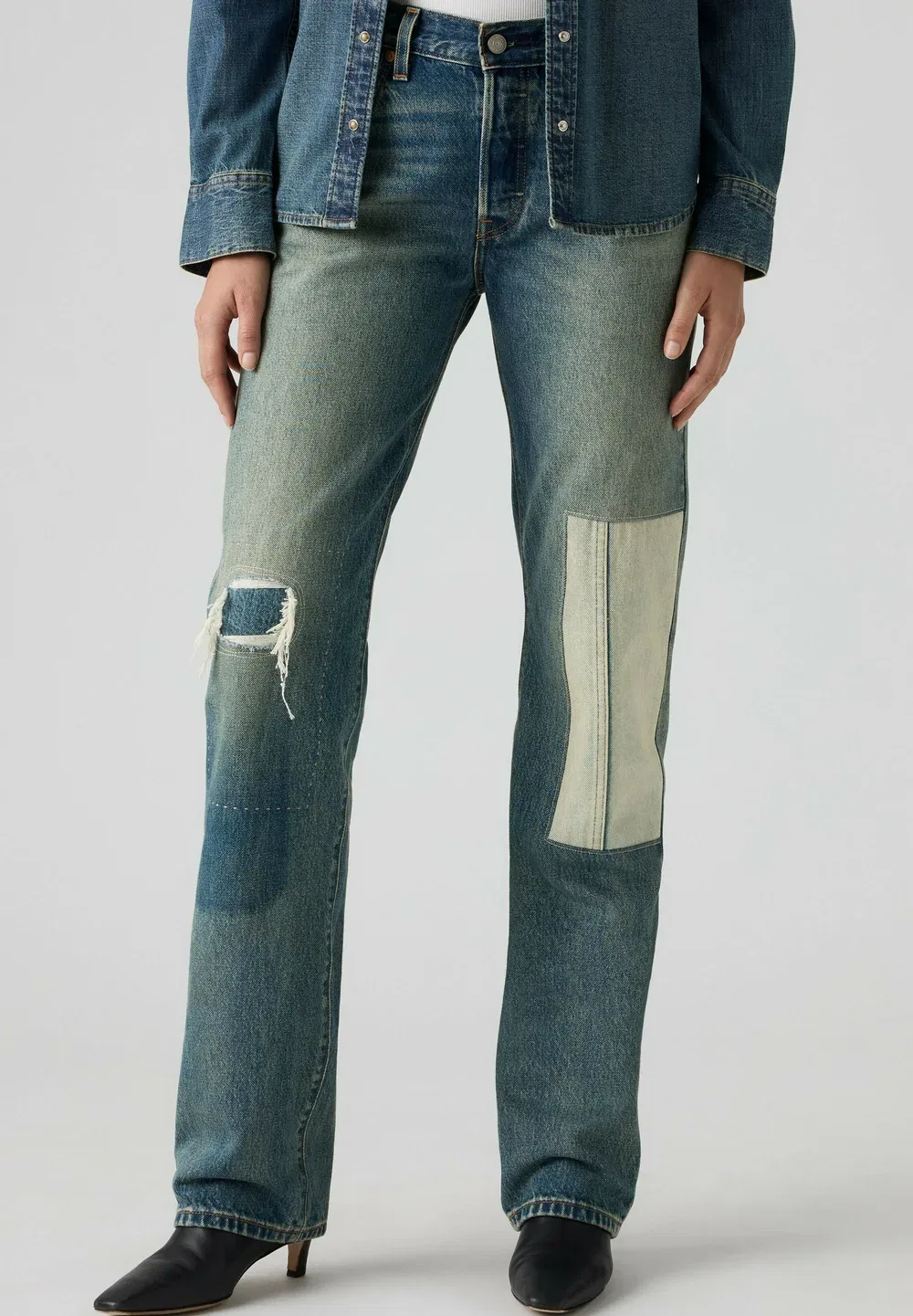 501 '90-е - прямые джинсы Levi'S, Rinsed Blacktop - Med Indigo - Worn In