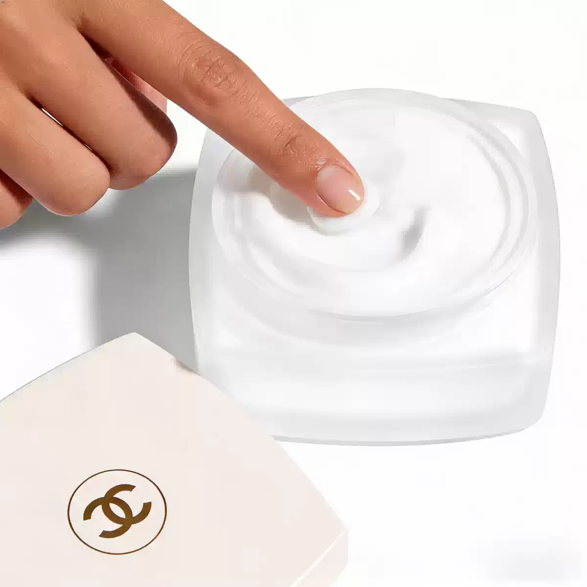 Женский увлажняющий лосьон для тела CHANEL Miss Cocoa, 150 г — фото 2
