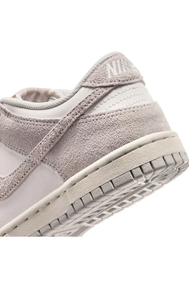 Детские кроссовки для девочек на шнуровке Dunk Low SE GS Suede Beige Nike, Multicolor — фото 4