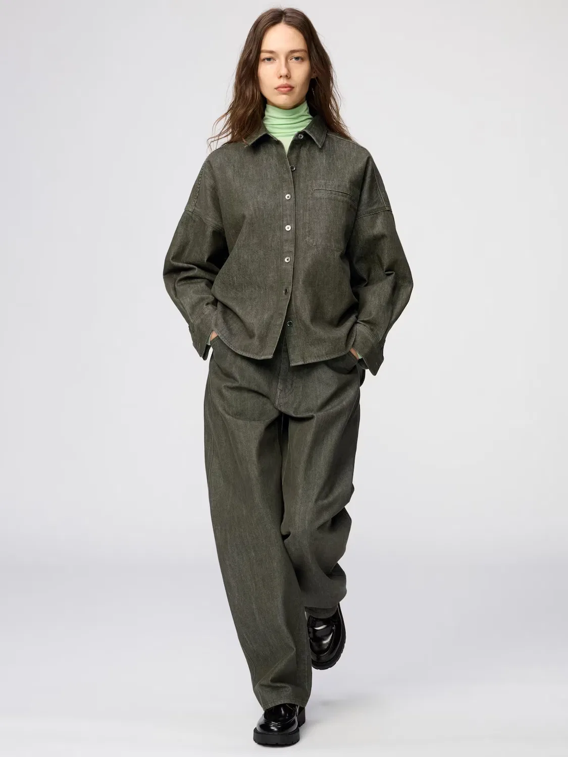 Рубашка Uniqlo, свободный крой, оливковый — фото 2