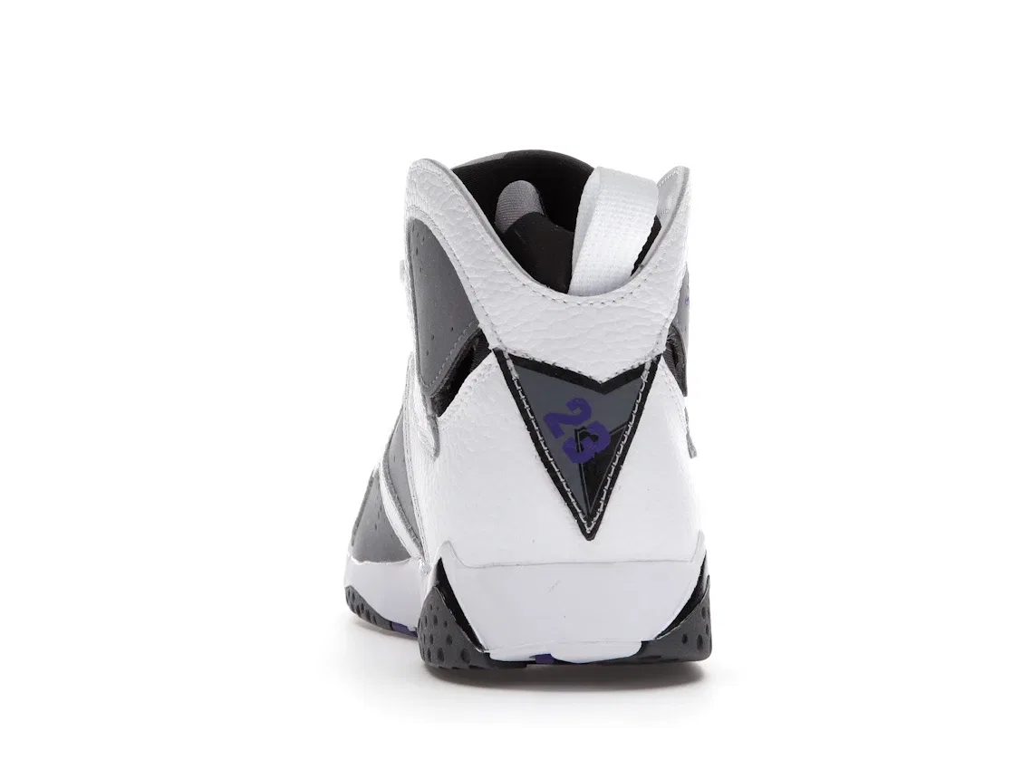 Детские кроссовки с принтом Jordan 7 Retro Jordan, White/Flint Grey-Black-Varsity Purple — фото 4