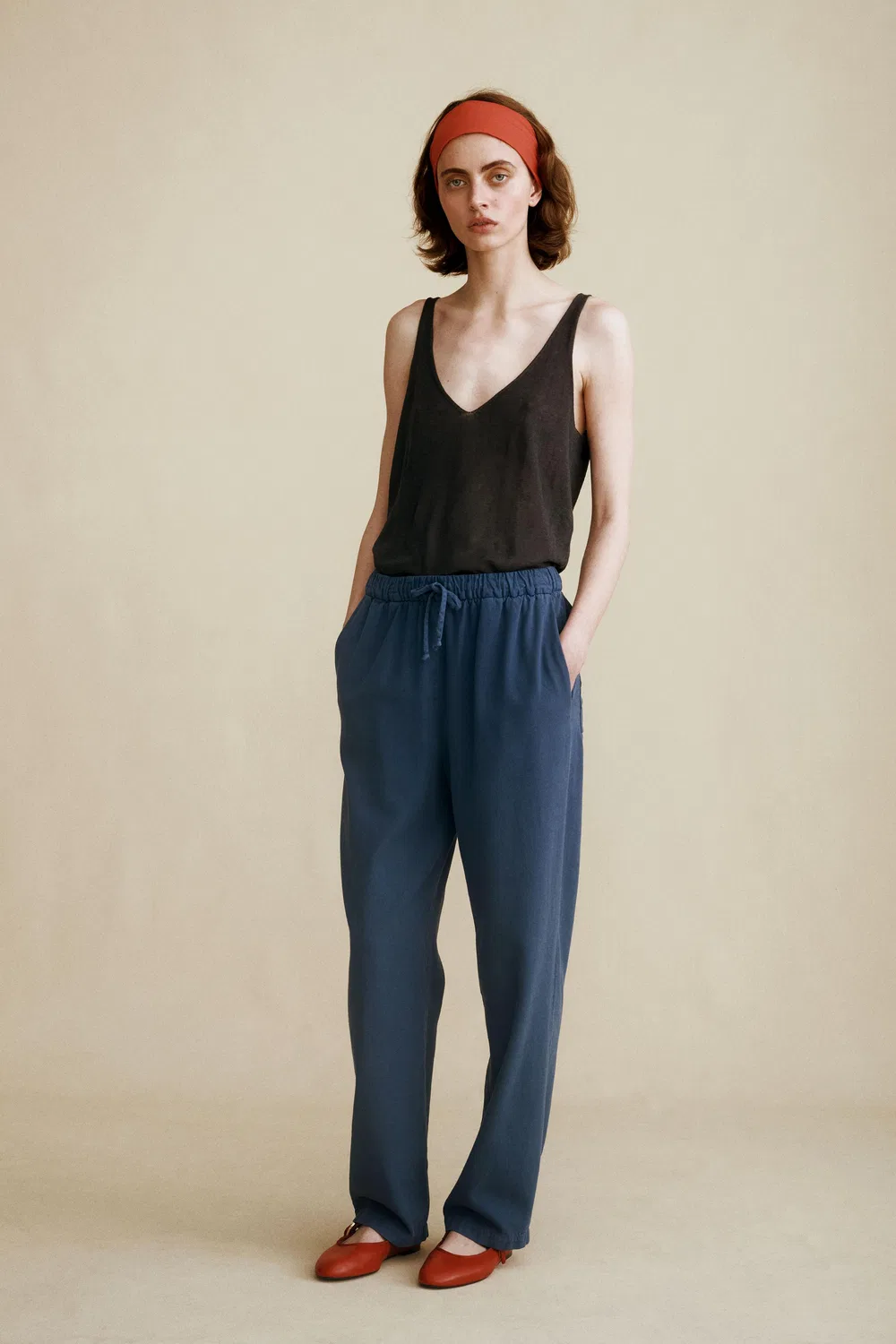 Брюки созданы в сотрудничестве Caramel London и Zara, Blue