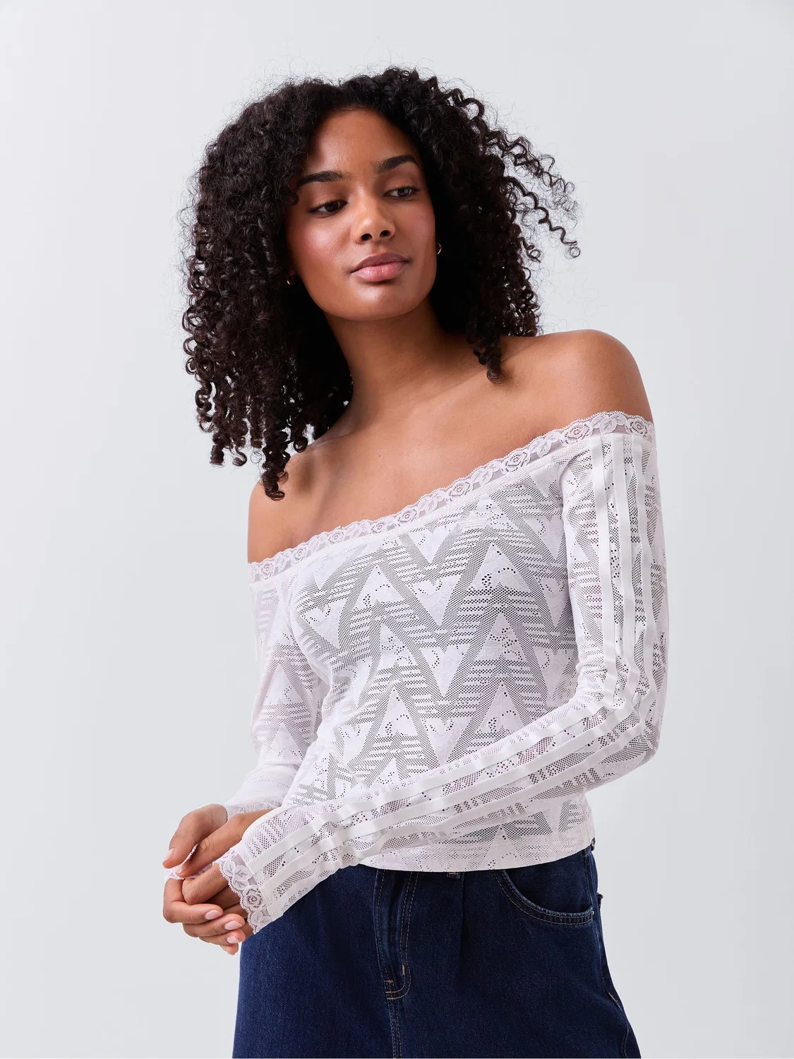 Топ с кружевом adidas Originals Lace Bardot Top, белый