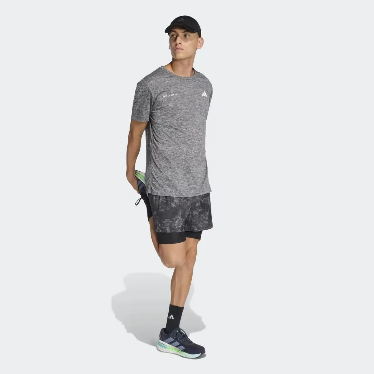 Мужские шорты 2-в-1 с принтом Spray Dye Own The Run adidas, Gris — фото 3