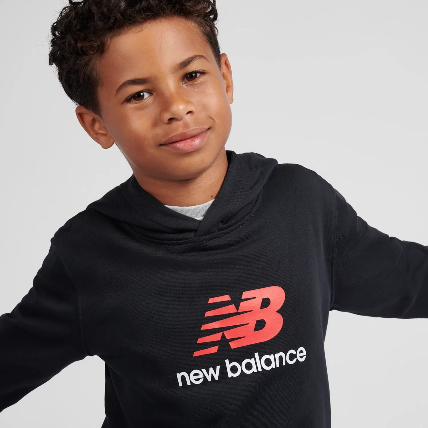 Детское худи с капюшоном и логотипом Stacked Logo New Balance, Black — фото 3