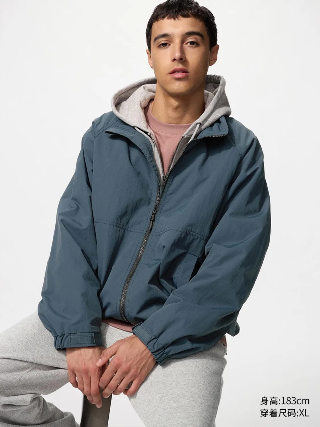Куртка ветрозащитная с воротником-стойкой Uniqlo, темно-синяя