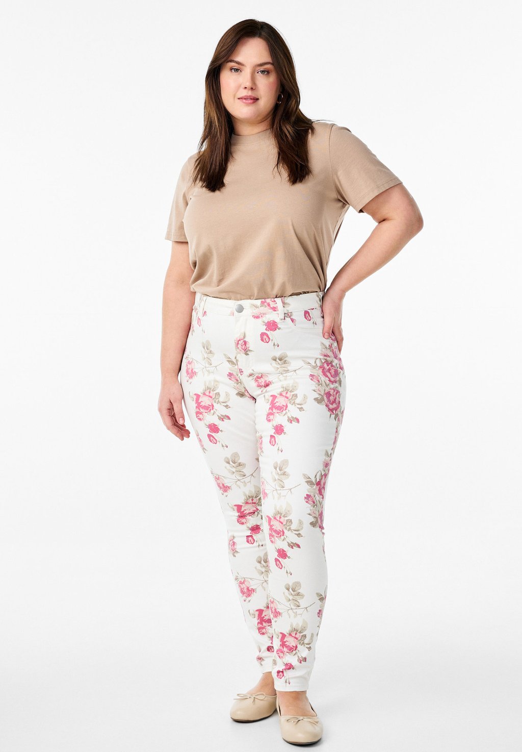 

Джинсы скинни WITH A FLORAL Zizzi, кремовый
