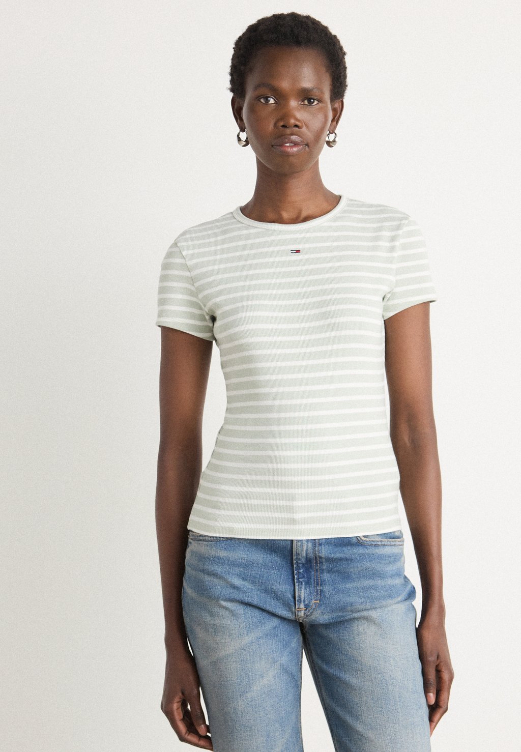 

Футболка с принтом SLIM ESSENTIAL Tommy Jeans, зеленый