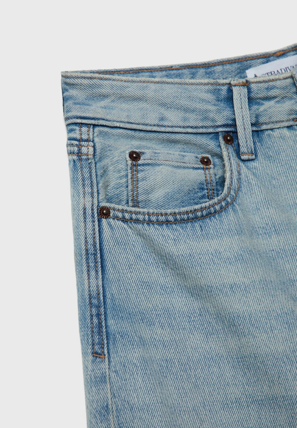 

Расклешенные джинсы Stradivarius, цвет Mottled Light Blue