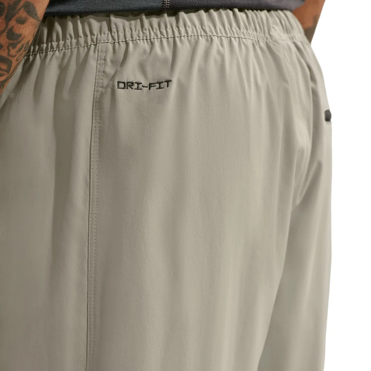 Мужские спортивные брюки Nike Tech Helios, Dri-FIT, свободный крой, Nike, Black/Light Army — фото 3