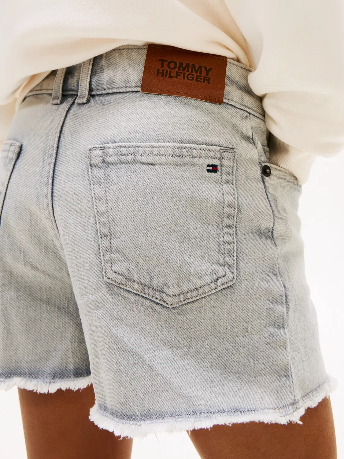 Детские шорты для девочки джинсовые Vaquero de Niña Tommy Hilfiger, Gris — фото 3