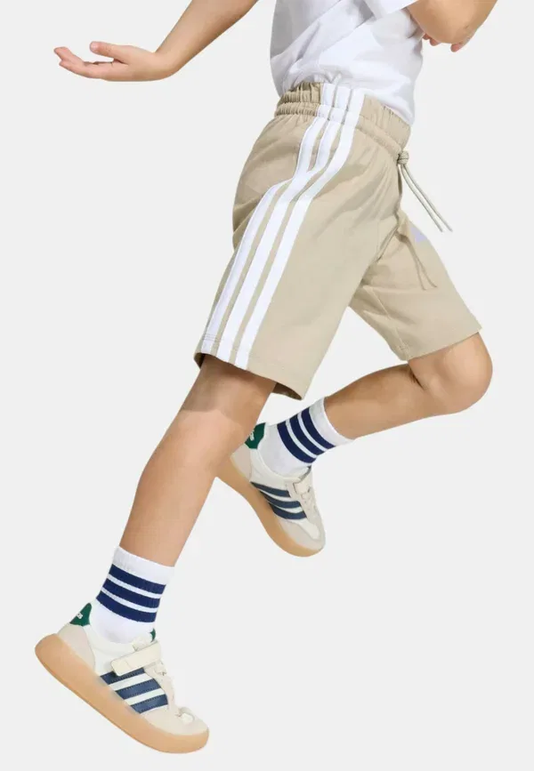 Комплект из футболки и спортивного костюма Essentials унисекс Adidas Sportswear, белый — фото 3