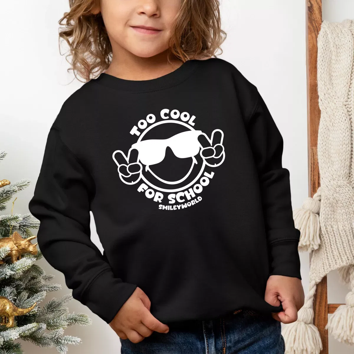 Детский свитшот с принтом SmileyWorld Too Cool For School The Juniper Shop, Black — фото 3