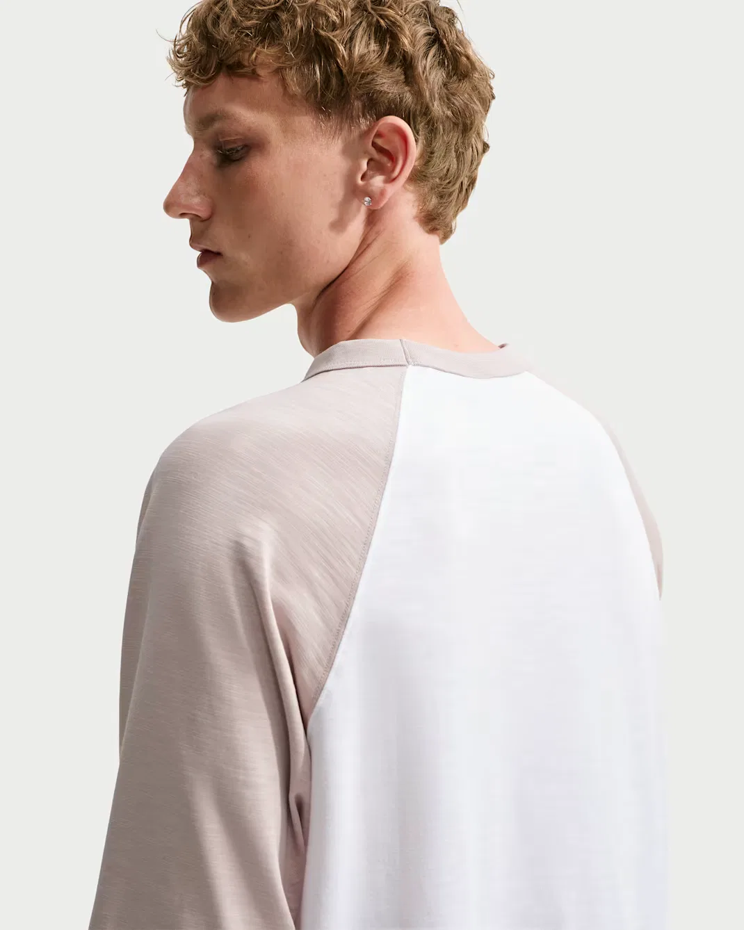 Мужская футболка-реглан с рукавами 3/4 Nike Sportswear Club, Moon Particle/White/Moon Particle — фото 2