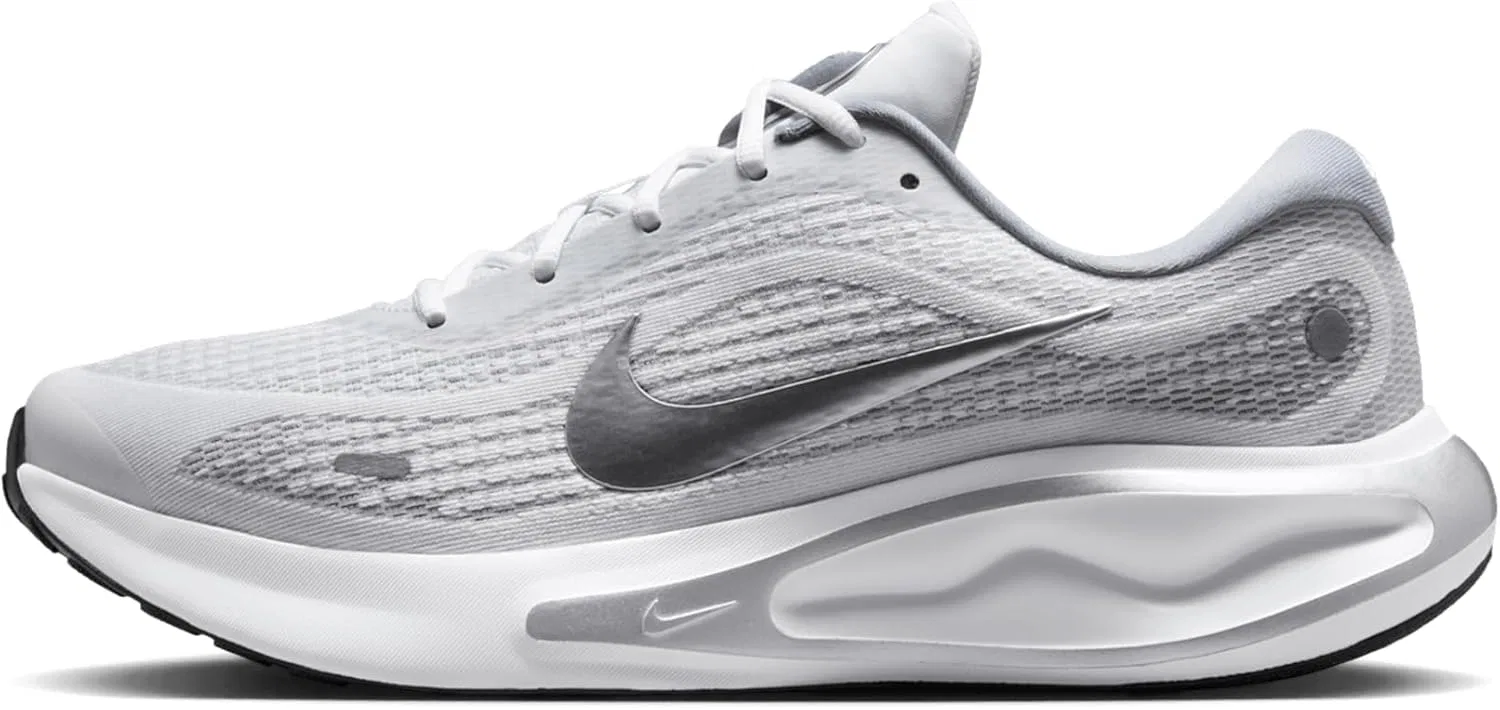 Мужские беговые кроссовки Nike Journey Run FN0228 для бега по шоссе, White Metallic Silver Black Ashen Slate