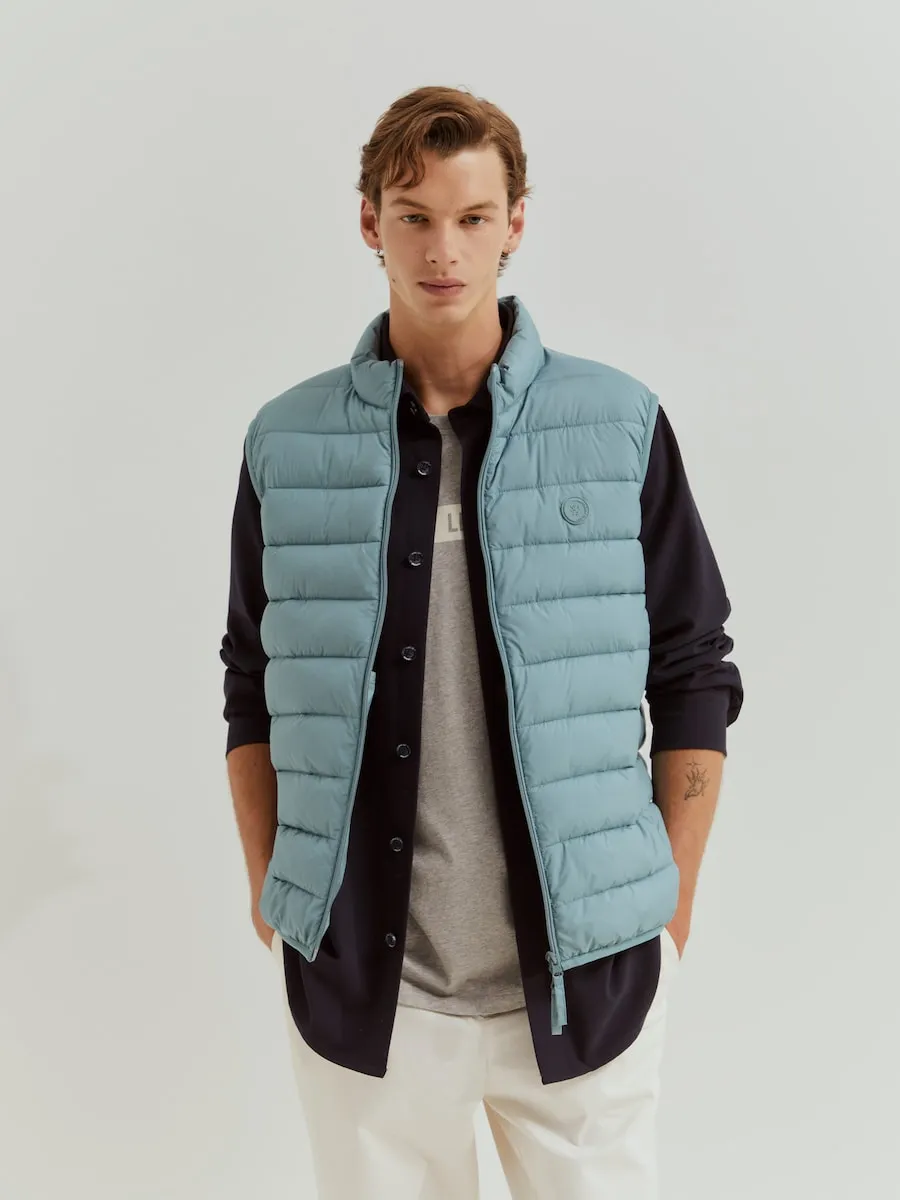 

Стеганый жилет с высоким воротником зеленого цвета Lion of Porches