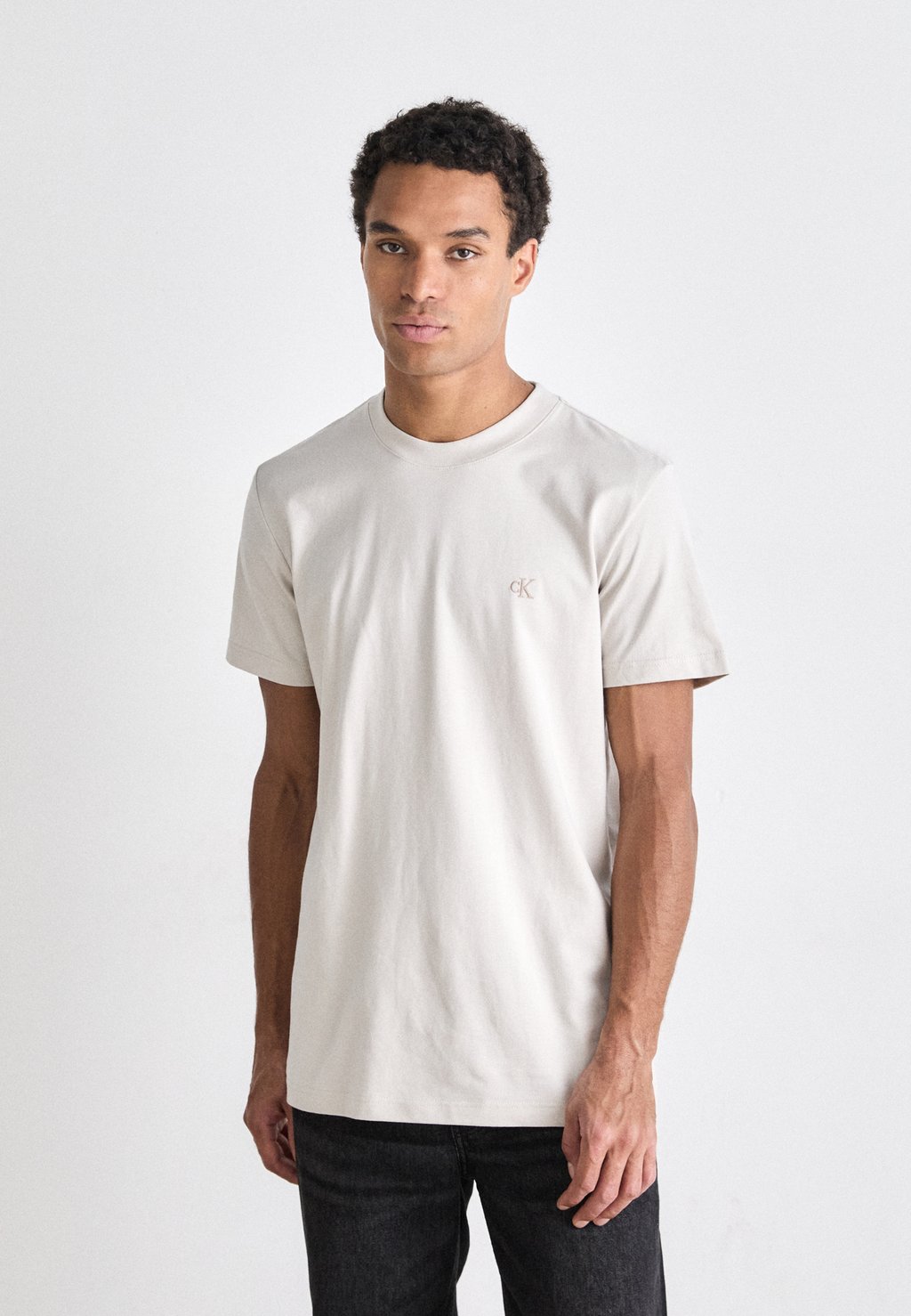 

Базовая футболка HEAVY REGULAR Calvin Klein Jeans, песочный