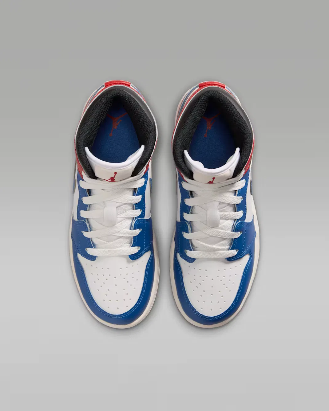 Кроссовки для детей постарше Air Jordan 1 Mid, True Blue/Varsity Red/Black/Summit White — фото 4