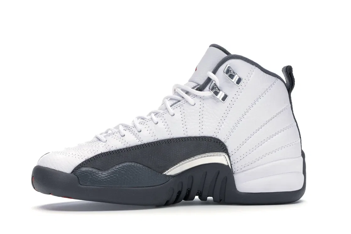 Детские кроссовки для мальчиков кожаные с принтом Jordan 12 Retro, White/Dark Grey-Gym Red — фото 3