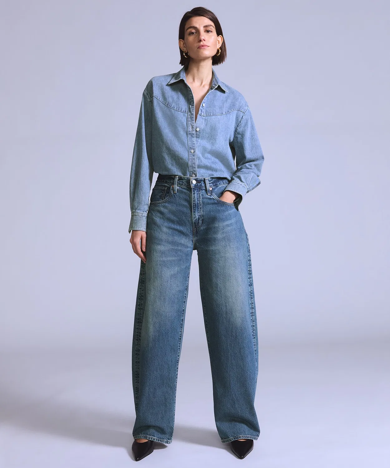 Женские джинсы свободного кроя с багетной формой ног Levi's Blue Tab Drop Barrel, Indigo Blue — фото 2