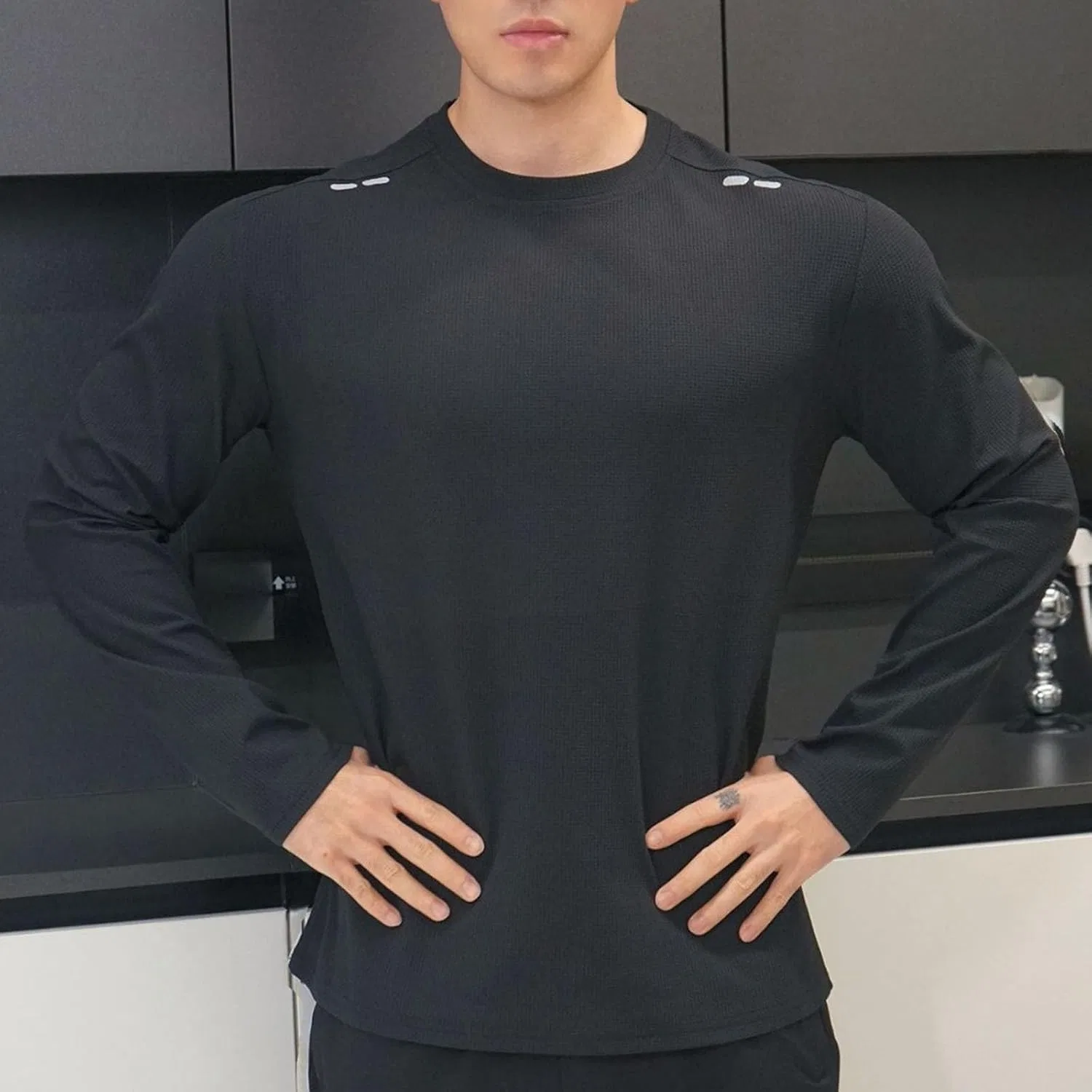 Мужская классическая футболка с длинным рукавом Slim Fit, Black — фото 4