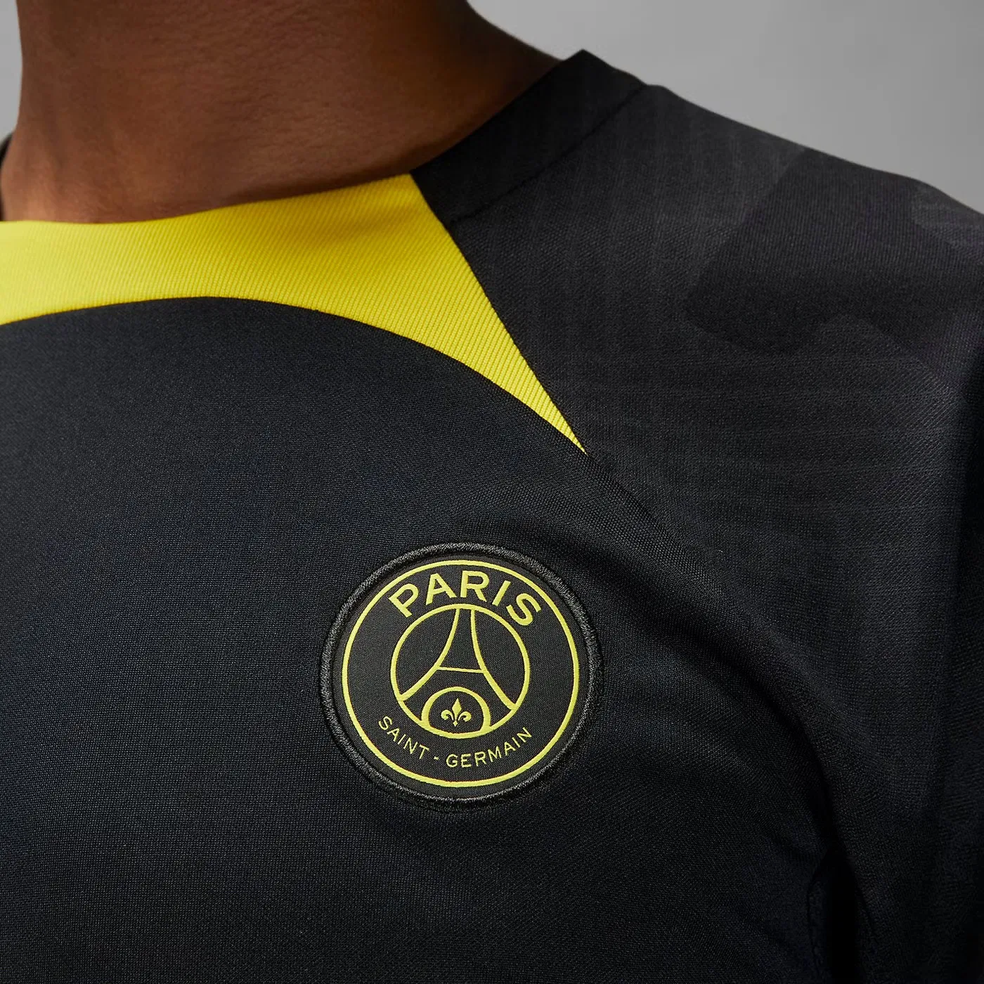 Футболка с длинным рукавом Air Jordan x Paris Saint-Germain Strike Dri-FIT Knit, черный — фото 3