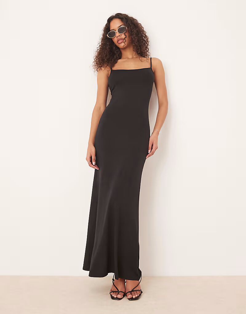 

Платье-макси Gina Tricot Soft Touch из эластичного трикотажного джерси черного цвета