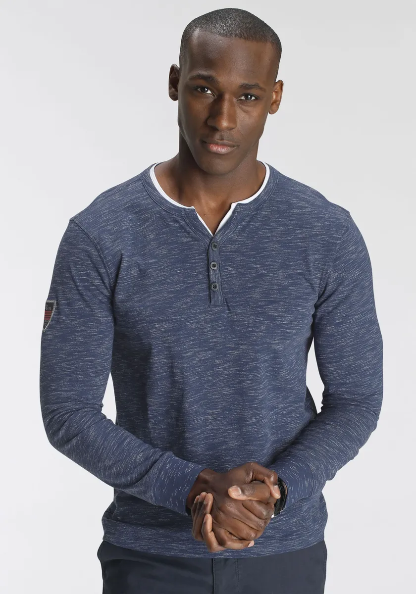 

Рубашка DELMAO Henley с модным значком на рукаве - НОВЫЙ БРЕНД!, синий