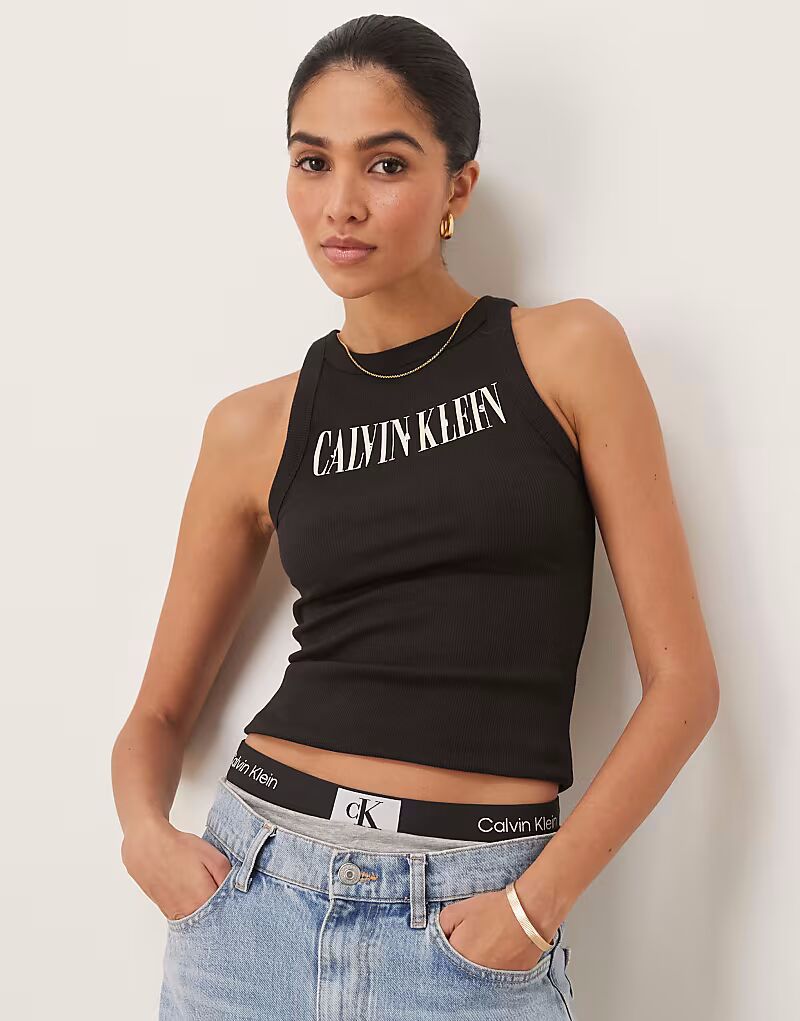 

Майка в рубчик с надписью-логотипом Calvin Klein Jeans черного цвета