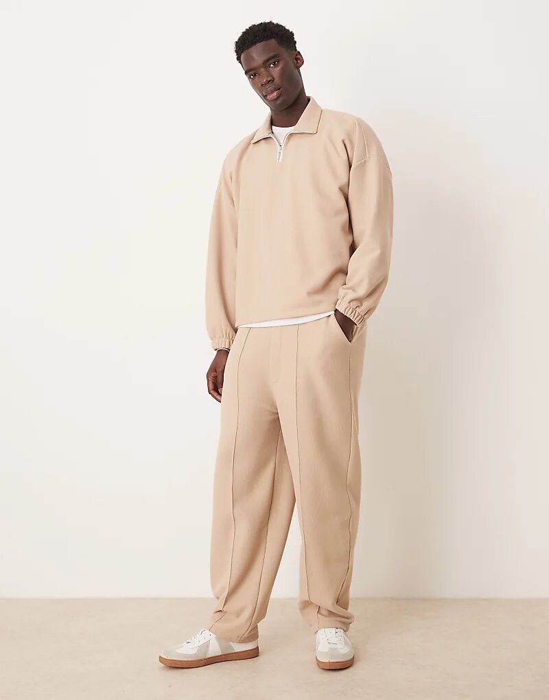 

Супер-расслабленные джоггеры с вафельной вязкой ASOS DESIGN бежевого цвета — часть комплекта