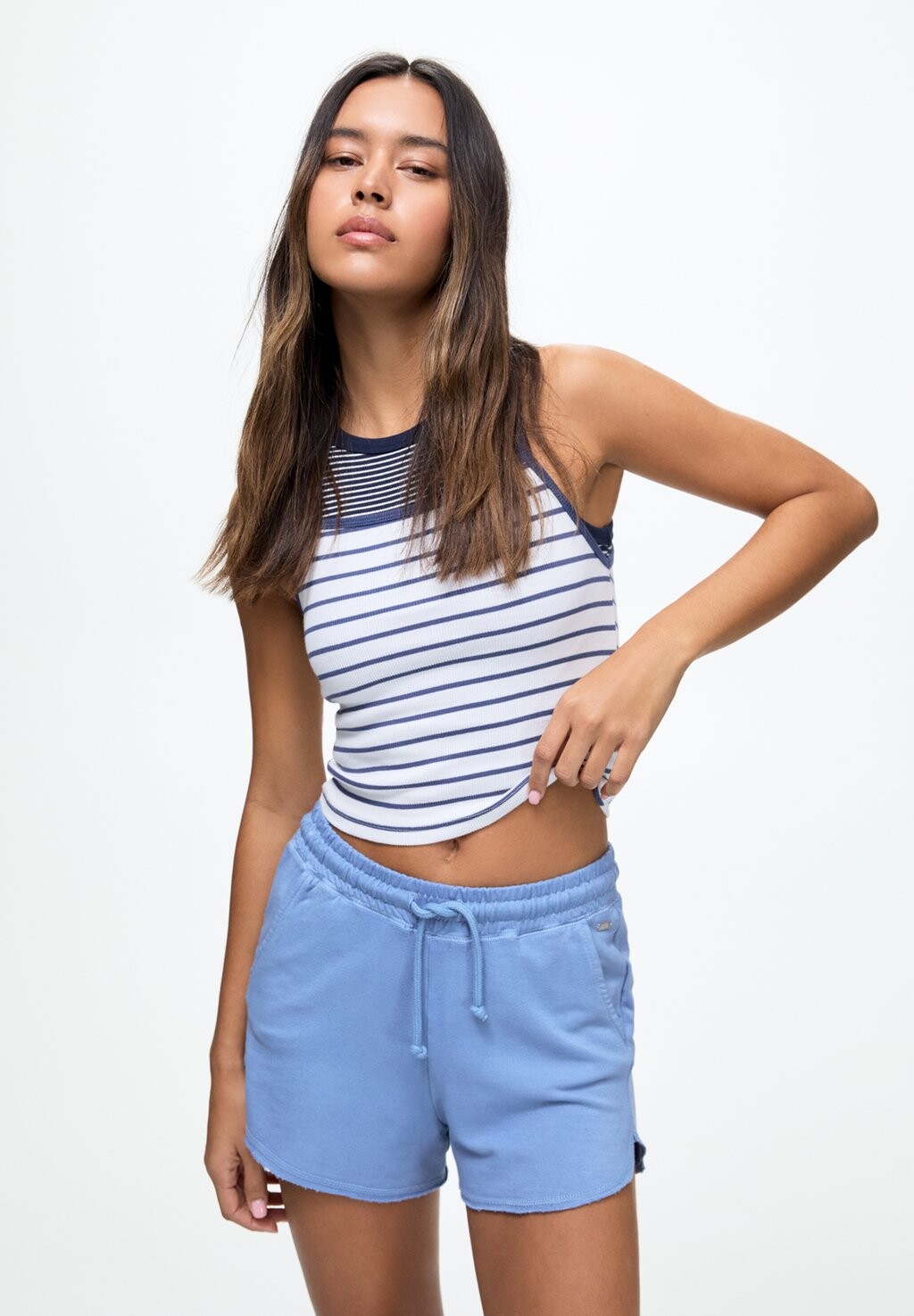 

Спортивные брюки JOGGER BERMUDA PULL&BEAR, цвет Light Blue