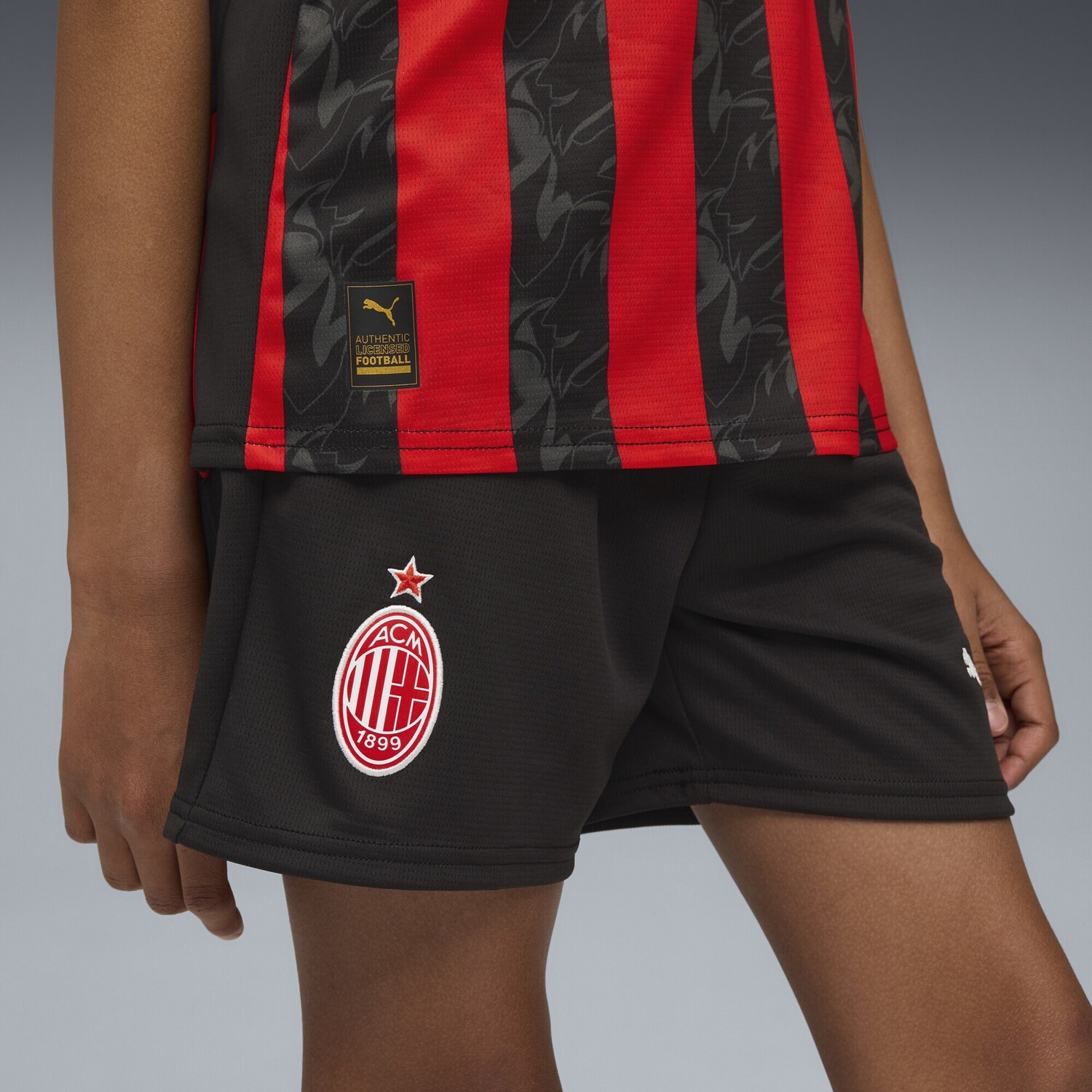 PUMA Шорты для тренировок Regular 'AC Milan 25/26' черные — фото 4
